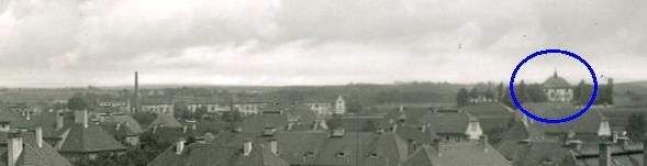 Ausschnitt aus einer Ansichtskarte 1935, im Vordergrund die Dächer der Kohlrabiinsel mit Markierung